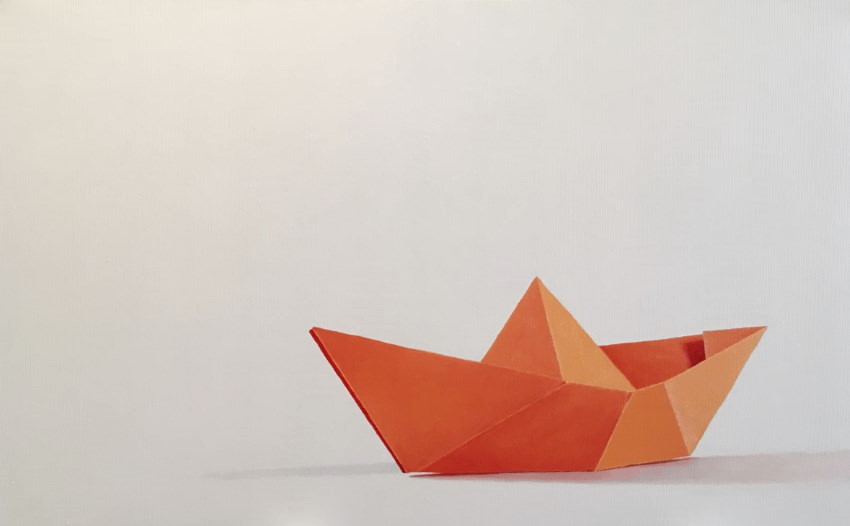 橙色折纸船的现实油画