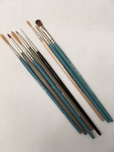 Paintbrushes with short handles