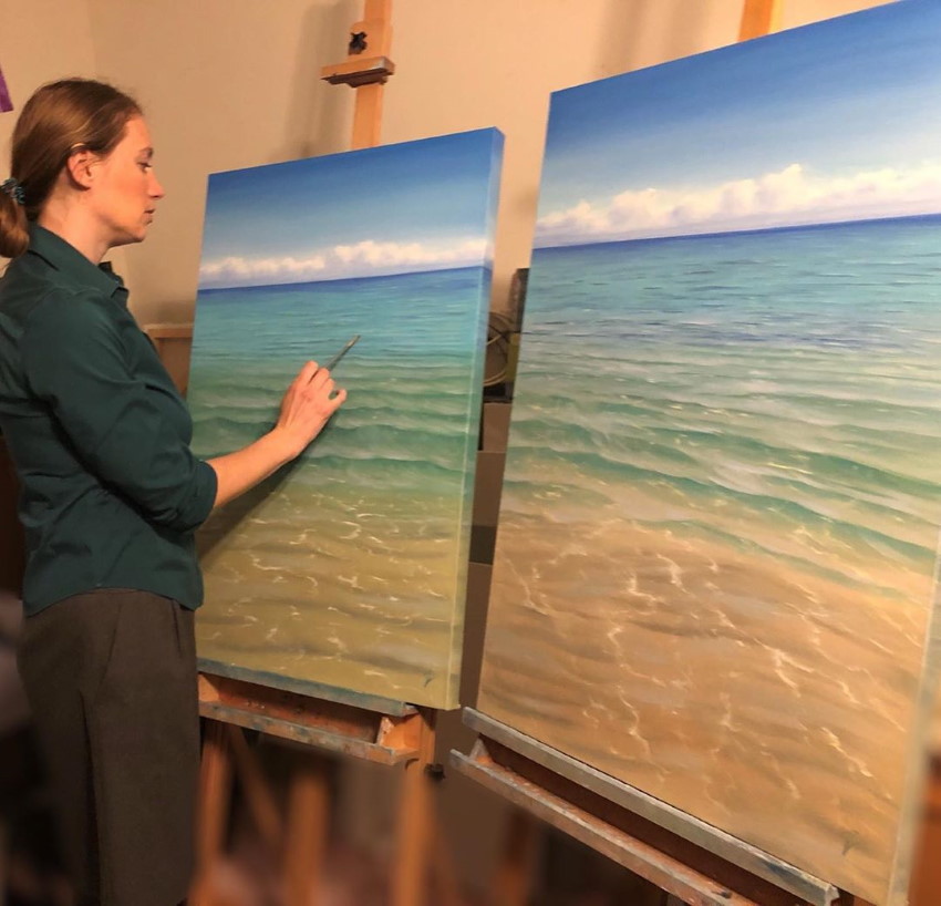 Eva Volf and her seascape paintings